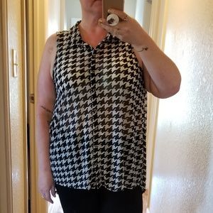 Ultra Flirt Tops - Women's Plus Size Houndstooth Flowy Top Ultra Flirt Tops - Women's Plus Size Houndstooth Flowy Top